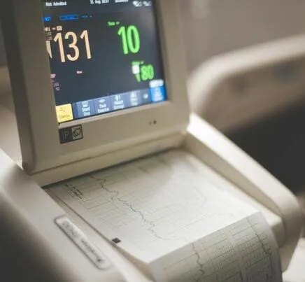 mantenimiento-electromedicina-monitor-electrocardiograma
